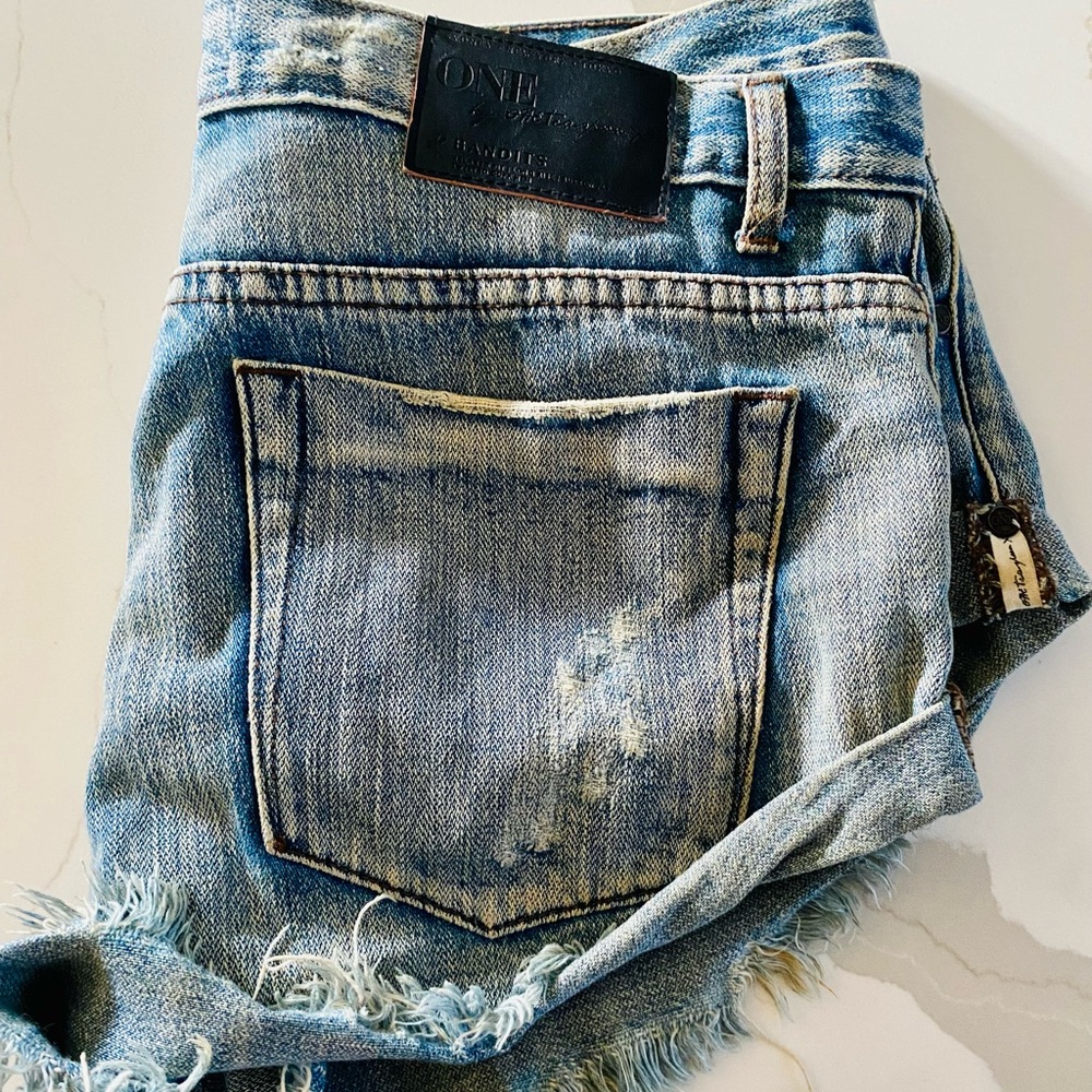 One Teaspoon button up jean shorts, great quality, size 28